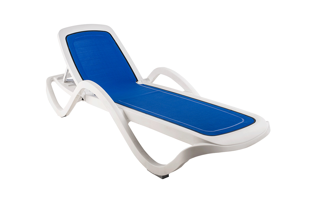 Лежак пластиковый Elegia Prosto белый с синей вставкой